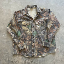 Load image into Gallery viewer, Vintage Realtree Advantage Timber Camo Chamois (XL)