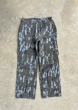 Load image into Gallery viewer, Vintage Duxbak Treebark Camo Pants