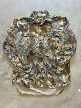 Load image into Gallery viewer, Vintage Walls Canvas Realtree Advantage Camo Button Up Shirt (L)