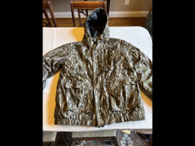 Load image into Gallery viewer, Heavy Insulated Mossy Oak Bottomland Jacket