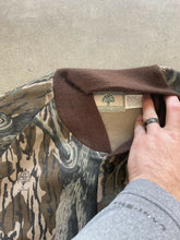 Load image into Gallery viewer, Vintage Mossy Oak Treestand Camo Bomber Jacket (L)