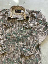 Load image into Gallery viewer, Vintage Distressed Mossy Oak Greenleaf Camo Chamois Shirt (L)