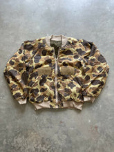 Load image into Gallery viewer, Vintage Duck Camo Puffer Jacket (M)