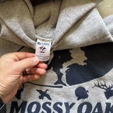 Load image into Gallery viewer, 2000’s Mossy Oak Graphic Hoodie (M)
