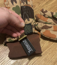 Load image into Gallery viewer, Vintage Bob Allen Ducks Unlimited Goretex Gloves XL