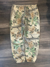 Load image into Gallery viewer, Vintage Realtree Camo Cotton Sweatpants (XL)