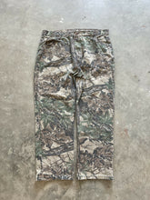 Load image into Gallery viewer, Vintage Duxbak Realtree Camo Denim Pants (L)
