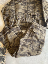 Load image into Gallery viewer, Vintage Columbia Wool Camo Jacket and Pants Set (XL)
