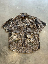 Load image into Gallery viewer, Vintage Mossy Oak Breakup Cano Lightweight Short Sleeve Button Up Shirt (XL)