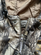 Load image into Gallery viewer, Vintage Realtree Hardwoods Camo Jacket (M)