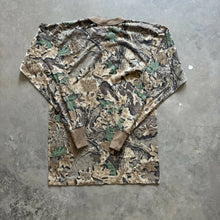 Load image into Gallery viewer, Vintage Realtree Advantage Camo Shirt (S)