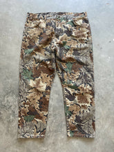 Load image into Gallery viewer, Vintage Wrangler Realtree Advantage Camo Denim Pants (XL)