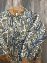 Load image into Gallery viewer, 1990’s Mossy Oak Treestand Camo Denim Insulated Jacket (L)