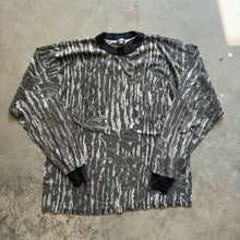 Load image into Gallery viewer, Vintage Realtree Camo Shirt (L)