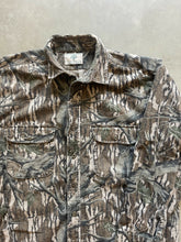 Load image into Gallery viewer, Vintage Mossy Oak Treestand Camo Chamois Shirt (L)