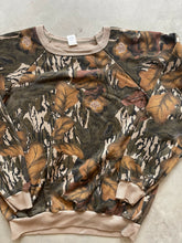 Load image into Gallery viewer, Vintage Mossy Oak Fall Foliage Camo Crewneck (XL)