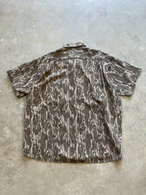 Load image into Gallery viewer, Vintage Duxbak Mossy Oak Bottomland Camo Short Sleeve Button Up Shirt (2XL)