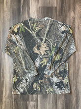 Load image into Gallery viewer, 2000’s Mossy Oak Breakup Camo Long Sleeve Shirt (XL)
