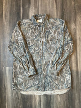 Load image into Gallery viewer, 1990’s Mossy Oak Treestand Camo Denim Button Up Shirt (L)