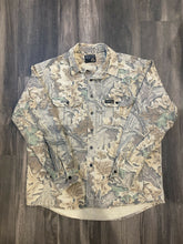 Load image into Gallery viewer, 1990’s Rattlers Brand Realtree Advantage Camo Chamois Shirt (XL)