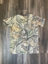 Load image into Gallery viewer, Vintage Realtree Advantage Timber Camo T-Shirt (M)
