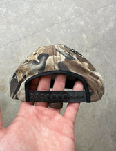 Load image into Gallery viewer, Vintage Realtree Advantage Camo Patriot Broadheads SnapBack Hat