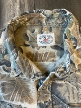 Load image into Gallery viewer, 1990’s Ruddy Duck Realtree Advantage Camo Chamois Shirt (2XL)