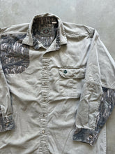 Load image into Gallery viewer, 1990’s Mossy Oak Companions Treestand Camo Button Up Shirt (L)