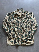 Load image into Gallery viewer, Vintage Woolrich Duck Camo Chamois Shirt (M)