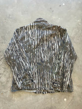 Load image into Gallery viewer, Vintage Realtree Camo 4-Pocket Jacket (M)