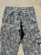 Load image into Gallery viewer, Vintage Mossy Oak Green Leaf Denim Cargo Pants (34x27.5)
