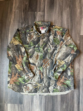 Load image into Gallery viewer, Vintage Wrangler Realtree Hardwoods Camo Chamois Shirt (2XL)