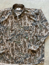 Load image into Gallery viewer, Vintage Mossy Oak Treestand Camo Button Up Shirt (2XL)