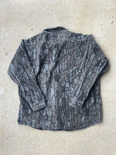 Load image into Gallery viewer, Vintage Deerskin Trebark Camo Chamois Shirt (L)