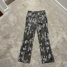Load image into Gallery viewer, Vintage Trebark Camo Pants