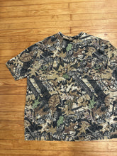 Load image into Gallery viewer, Vintage MossyOak Forest Floor Pocket T (3XL)