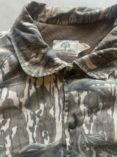 Load image into Gallery viewer, Vintage Mossy Oak Treestand Camo Insulated Bomber Jacket (Xl)