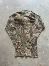 Load image into Gallery viewer, Vintage Realtree Camo Waffle Knit Thermal Shirt (XS)
