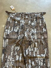 Load image into Gallery viewer, Vintage Trebark Camo Pants (M)