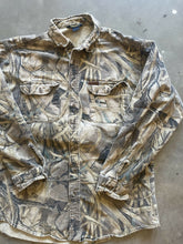 Load image into Gallery viewer, Vintage Woolrich Advantage Wetlands Camo Chamois Shirt (XL)