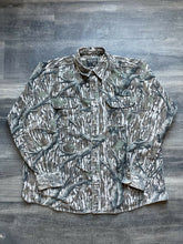 Load image into Gallery viewer, Vintage Rattlers Brand Mossy Oak Treestand Camo Chamois Shirt (2XL)