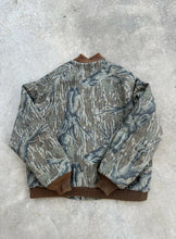 Load image into Gallery viewer, Vintage Mossy Oak Treestand Insulated Bomber Jacket (L)