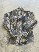 Load image into Gallery viewer, Vintage Realtree Hardwoods Camo Chamois Shirt (M)
