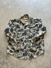 Load image into Gallery viewer, Vintage Duck Camo Chamois Shirt (XL)