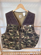 Load image into Gallery viewer, Men’s Carhartt Vintage Duck Camo Hunting Vest 1980s Made In USA Size XL
