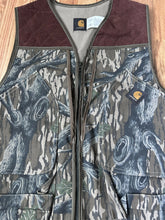 Load image into Gallery viewer, Carhartt Mossy Oak Treestand Camo Hunting Vest men’s size Medium vintage NEW
