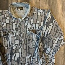Load image into Gallery viewer, 1990’s Deerskin Trebark Camo Chamois Shirt (L)