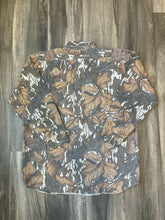 Load image into Gallery viewer, 1990’s Mossy Oak Fall Foliage CamoDucks Unlimited Strap Shirt (L)