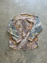 Load image into Gallery viewer, 2000’s Mossy Oak Breakup Camo Faded Button Up Shirt (L)