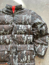 Load image into Gallery viewer, Vintage Trebark Camo Puffer Jacket (S)